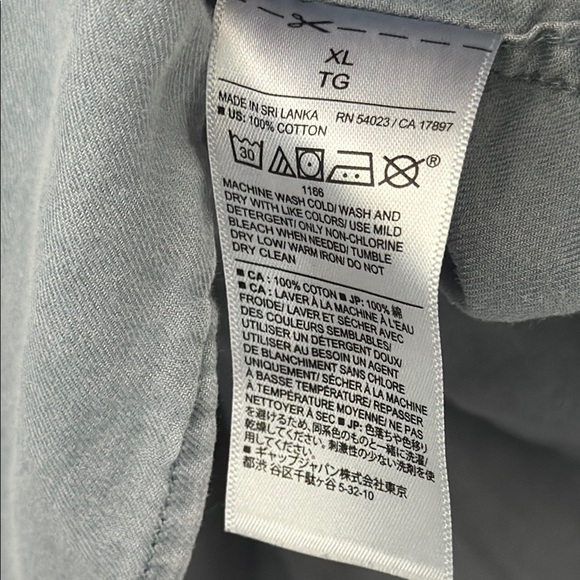 Banana Republic Men’s Blue Button Down Shirt - Picture 4 of 5